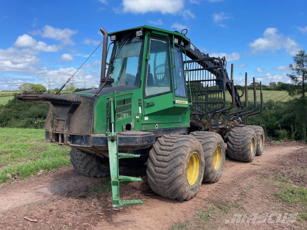 John Deere 810 D Форуардери