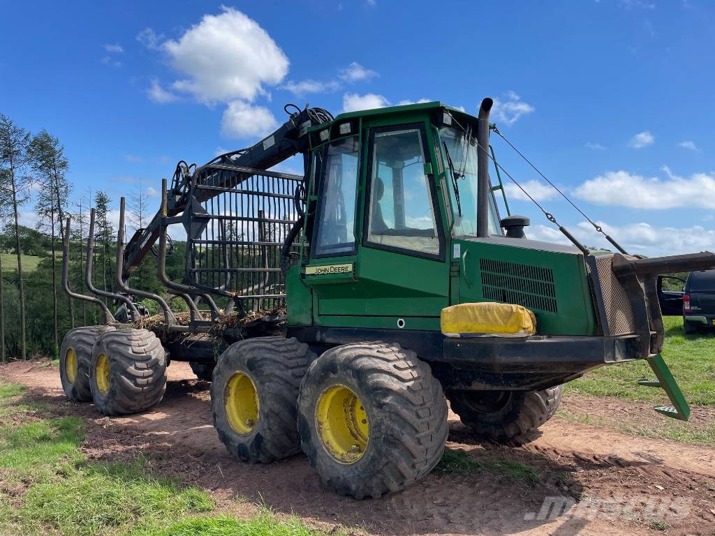 John Deere 810 D Форуардери