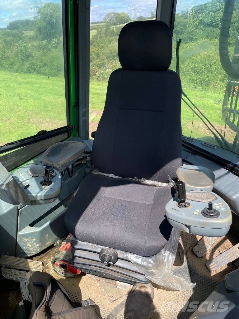 John Deere 810 D Форуардери
