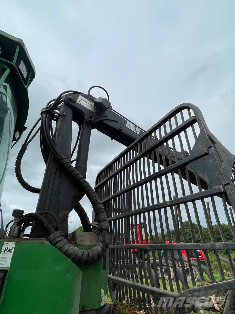 John Deere 810 D Форуардери