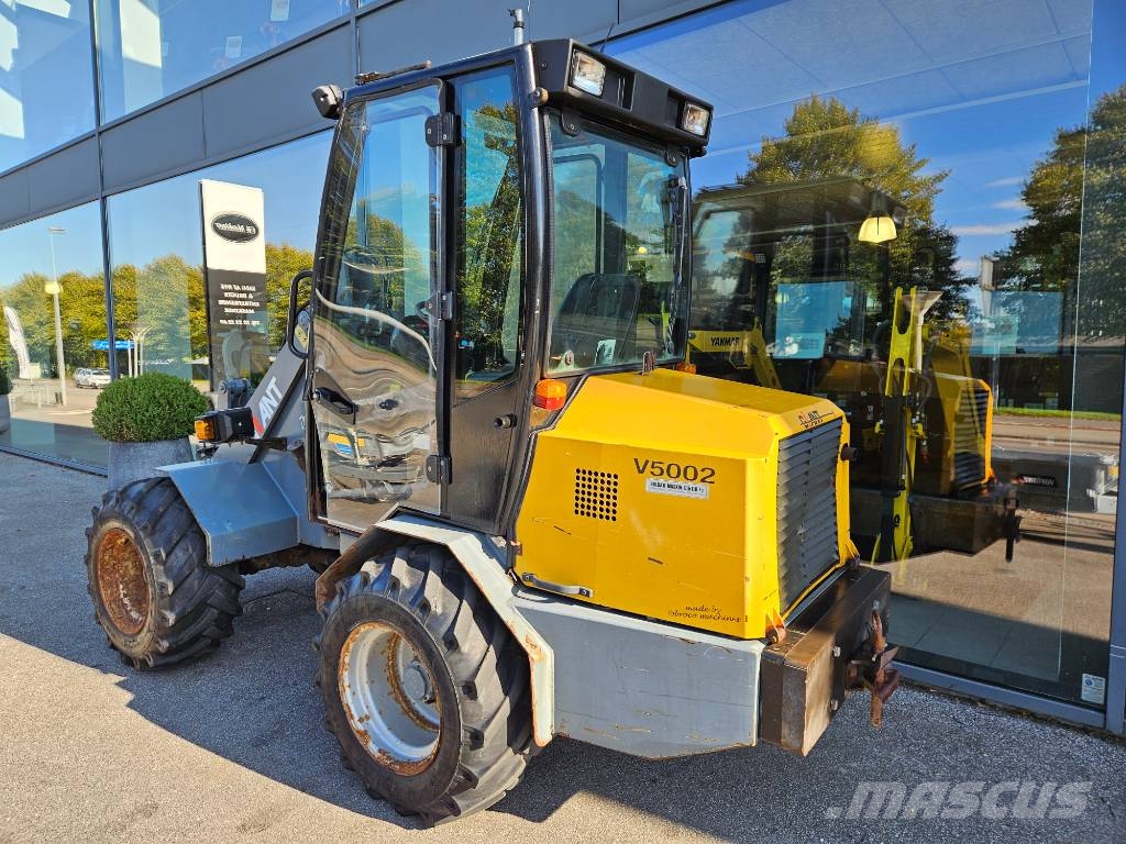 GiANT v5002 cabine Mini utovarivači