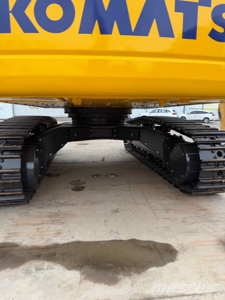 Komatsu PC 450-8   Source factory حفارات زحافة