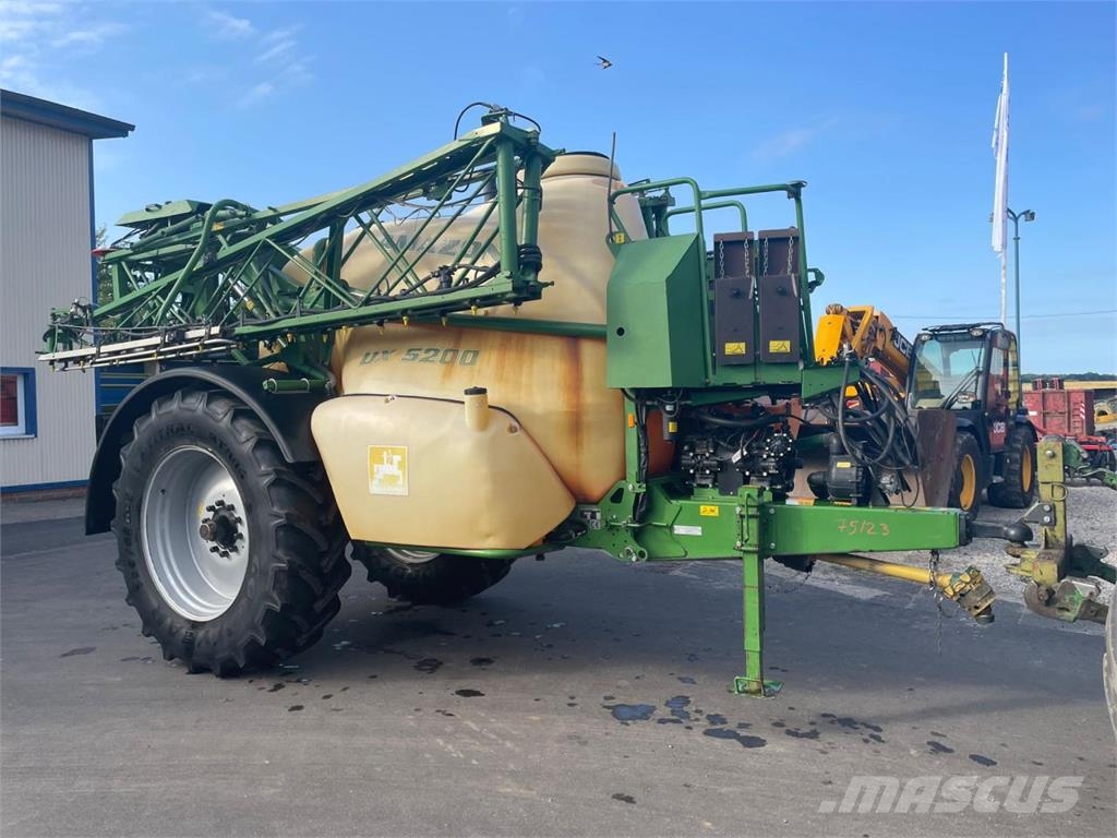 Amazone UX5200 24m Neuer Preis! Anhängespritzen