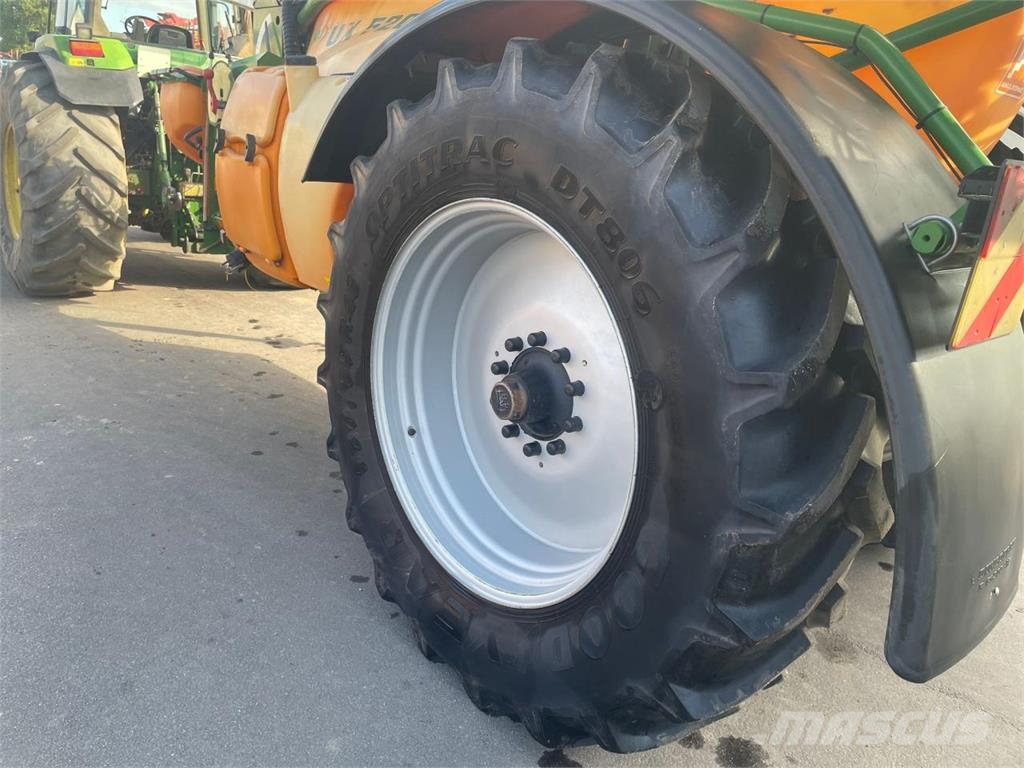 Amazone UX5200 24m Neuer Preis! Anhängespritzen