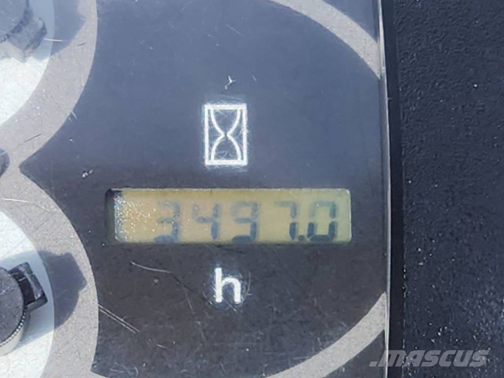 PC PC30MR‑3 Telakaivukoneet
