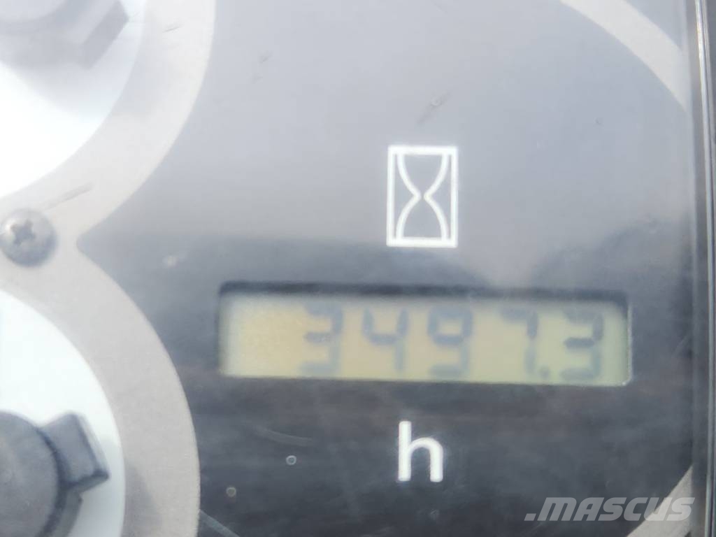 PC PC30MR‑3 Telakaivukoneet