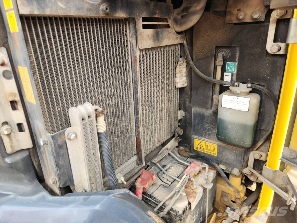 PC PC30MR‑3 Telakaivukoneet