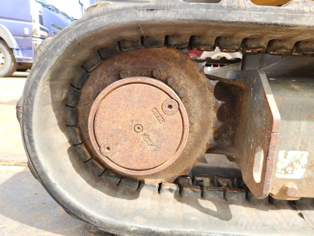 PC PC30MR‑3 Telakaivukoneet