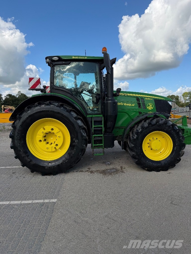 John Deere 6250 R Traktory