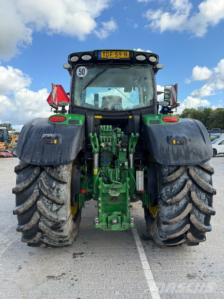 John Deere 6250 R Traktory