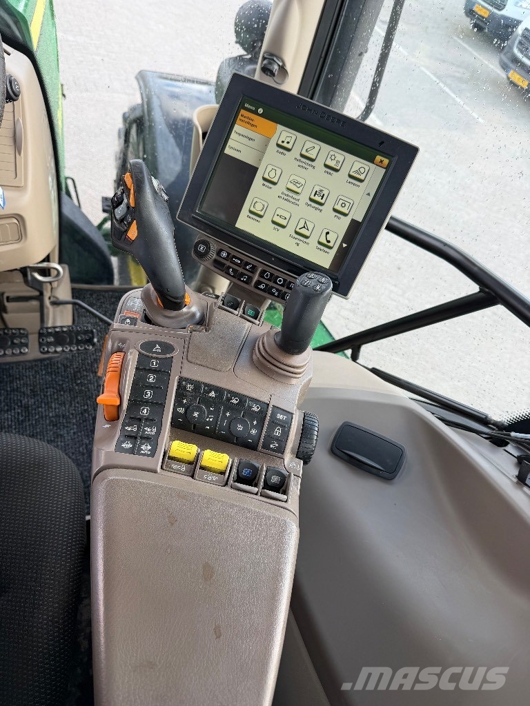 John Deere 6250 R Traktory