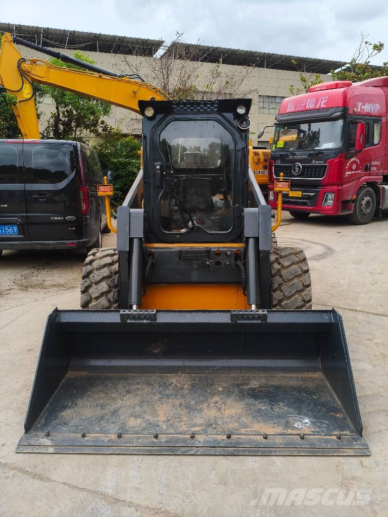 XCMG XC470K Skid steer mini nakladalci
