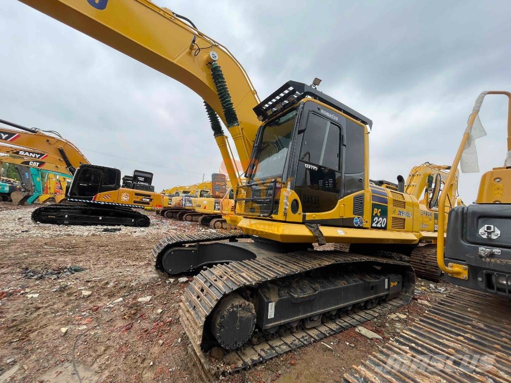 Komatsu PC 220 حفارات زحافة