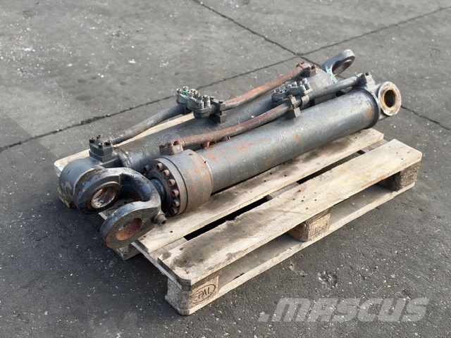 Doosan DL 300-5 USED HYDRAULIC CYLINDER هيدروليات