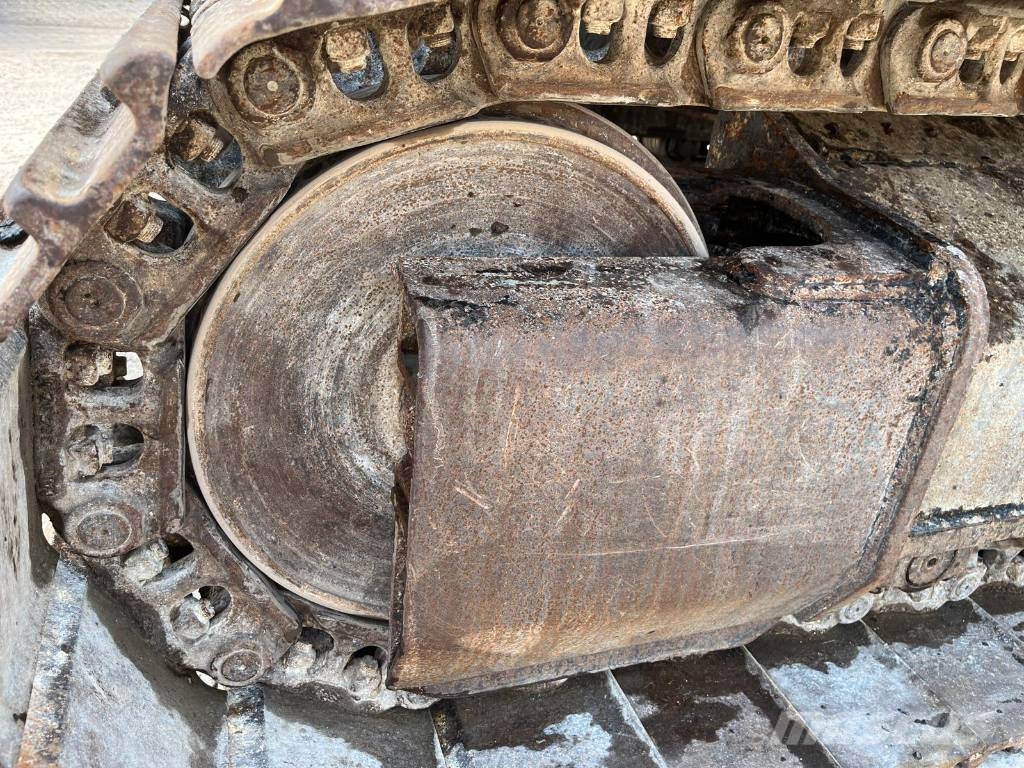 CAT 324 EL حفارات زحافة