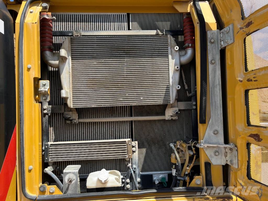 CAT 324 EL حفارات زحافة