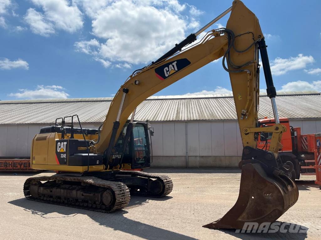 CAT 324 EL حفارات زحافة