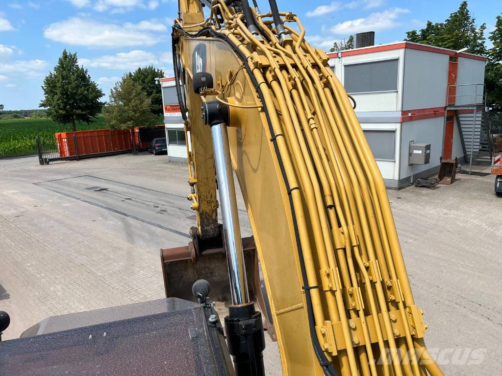 CAT 324 EL حفارات زحافة