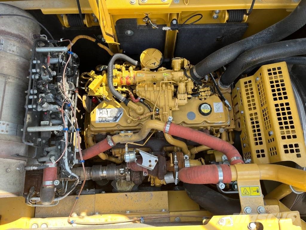CAT 324 EL حفارات زحافة
