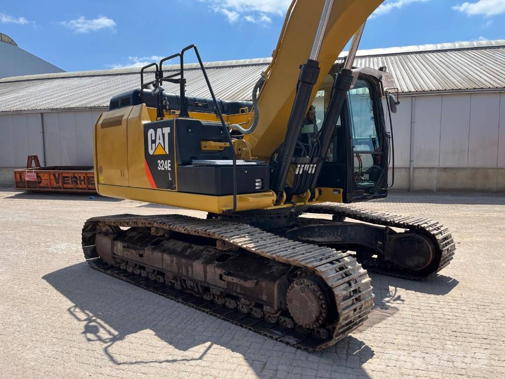 CAT 324 EL حفارات زحافة