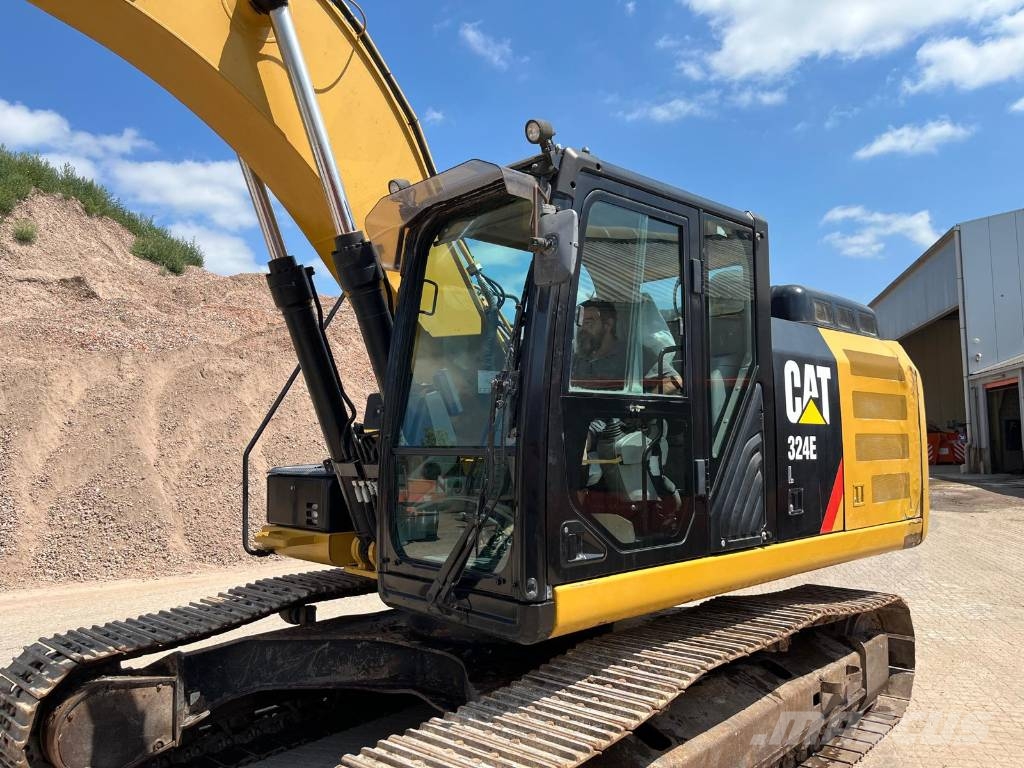 CAT 324 EL حفارات زحافة