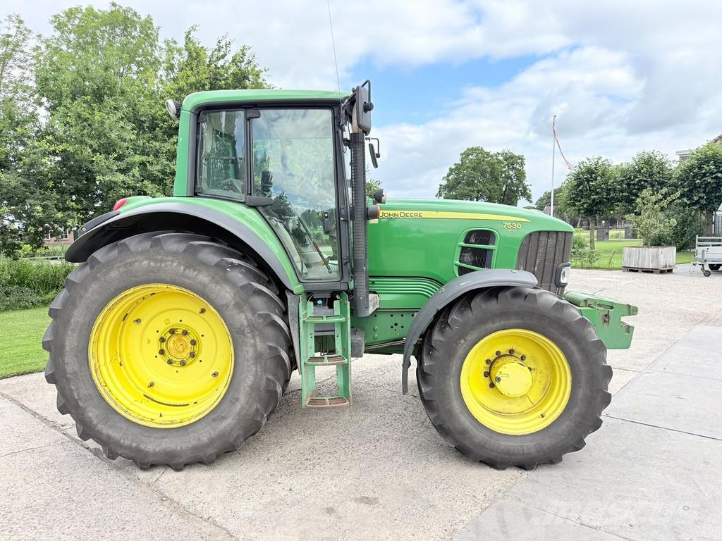 John Deere 7530 Premium Isobus Auto power GPS 7530 Premium Is Tractors