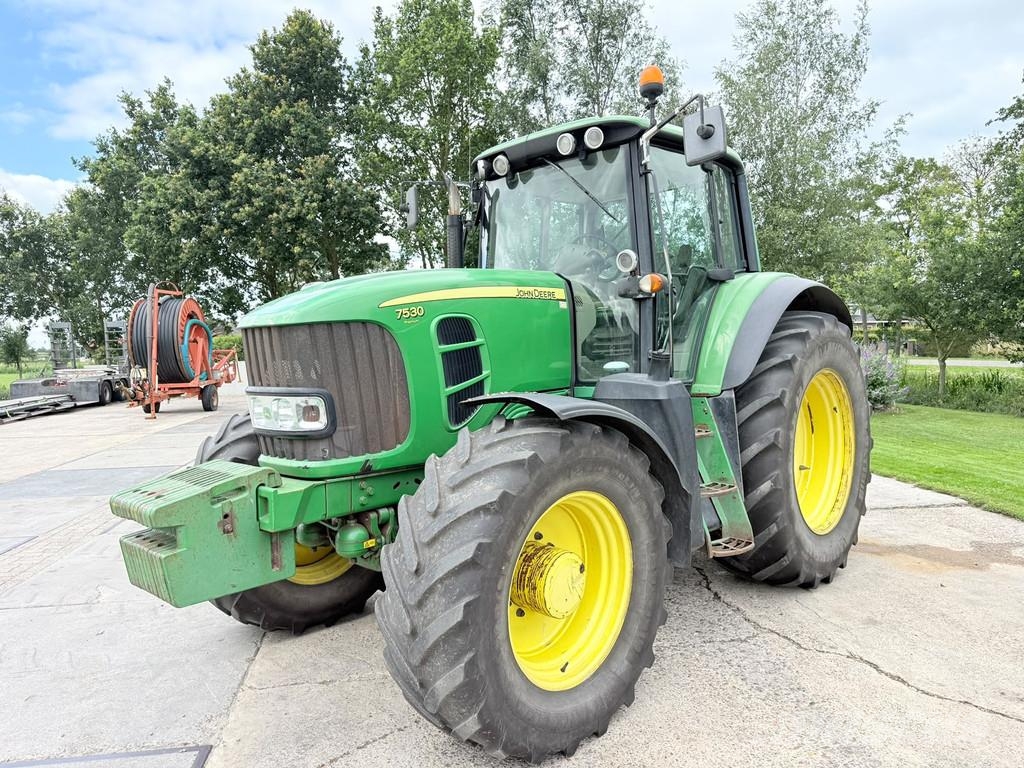 John Deere 7530 Premium Isobus Auto power GPS 7530 Premium Is Tractors