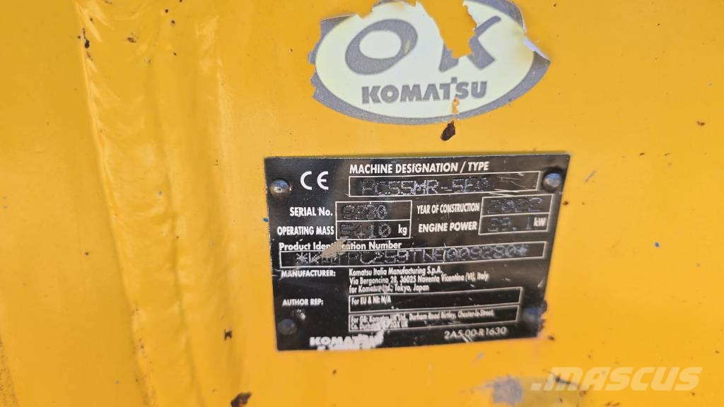 Komatsu PC 55 MR-5 حفارات وسط 7 طن - 12 طن