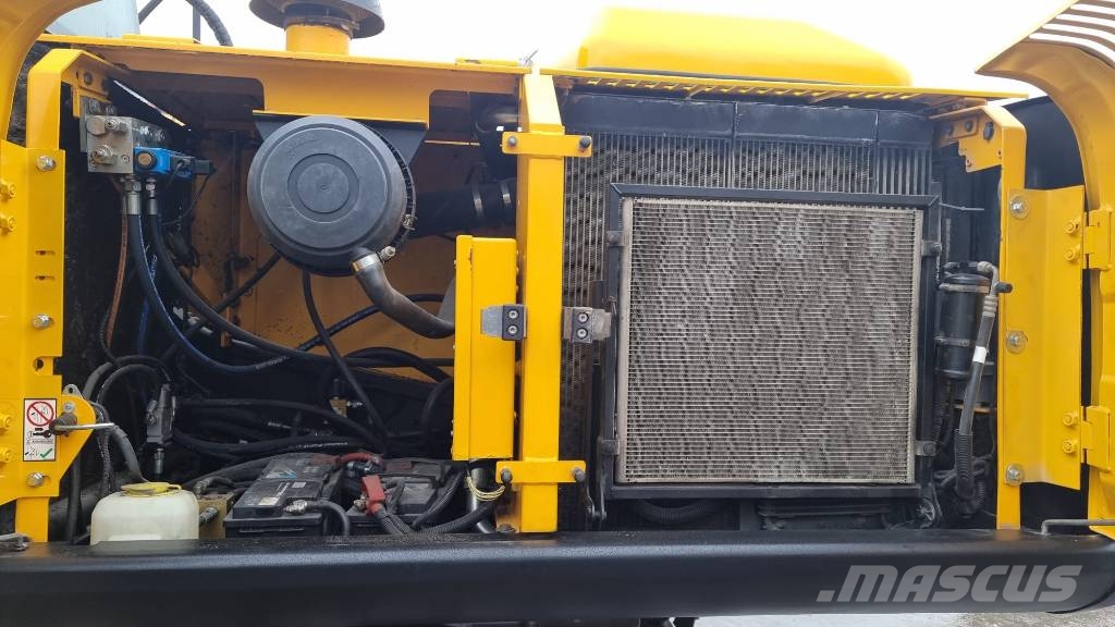 JCB JS 220 LC Vikšriniai ekskavatoriai