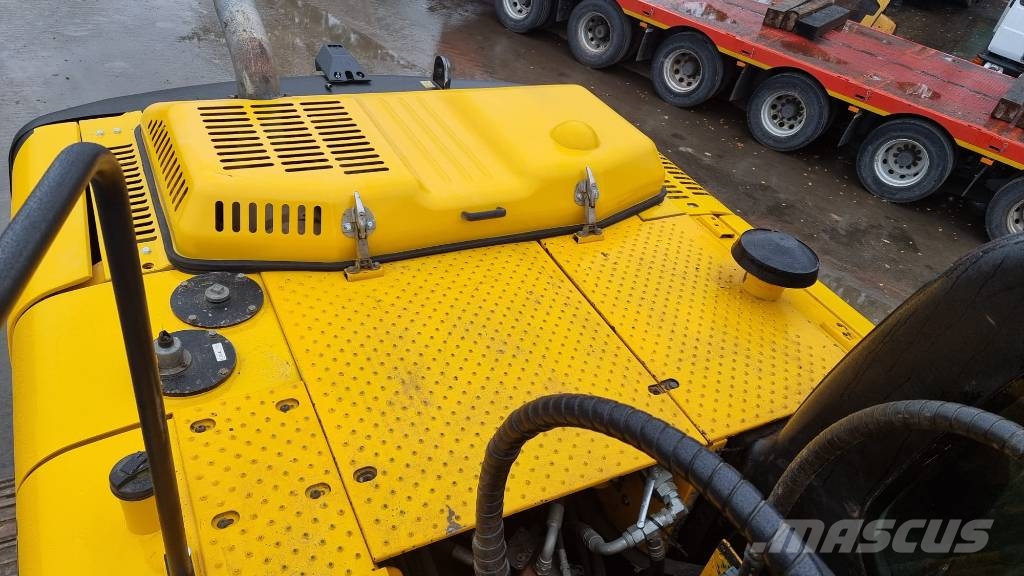 JCB JS 220 LC Vikšriniai ekskavatoriai