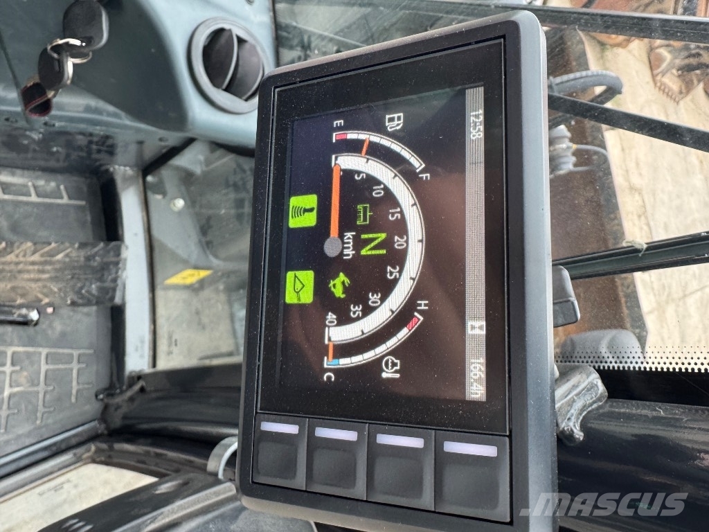 Yanmar V7HW (00128) Gumikerekes homlokrakodók