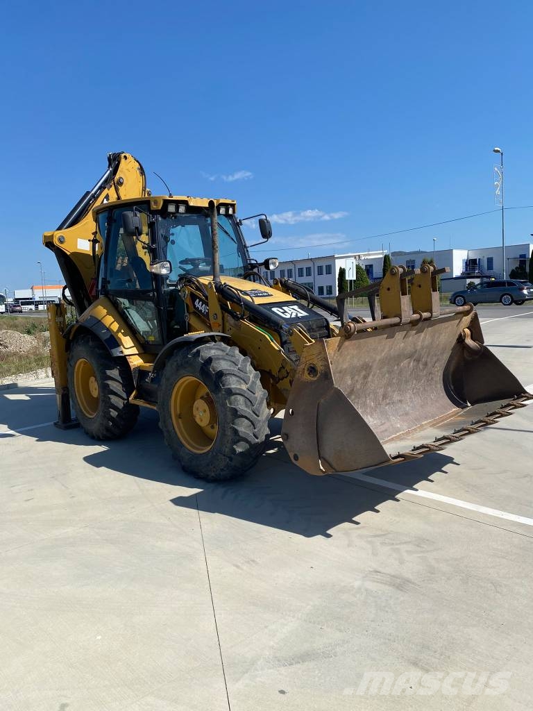 CAT 444F Ekskavatori-iekrāvēji