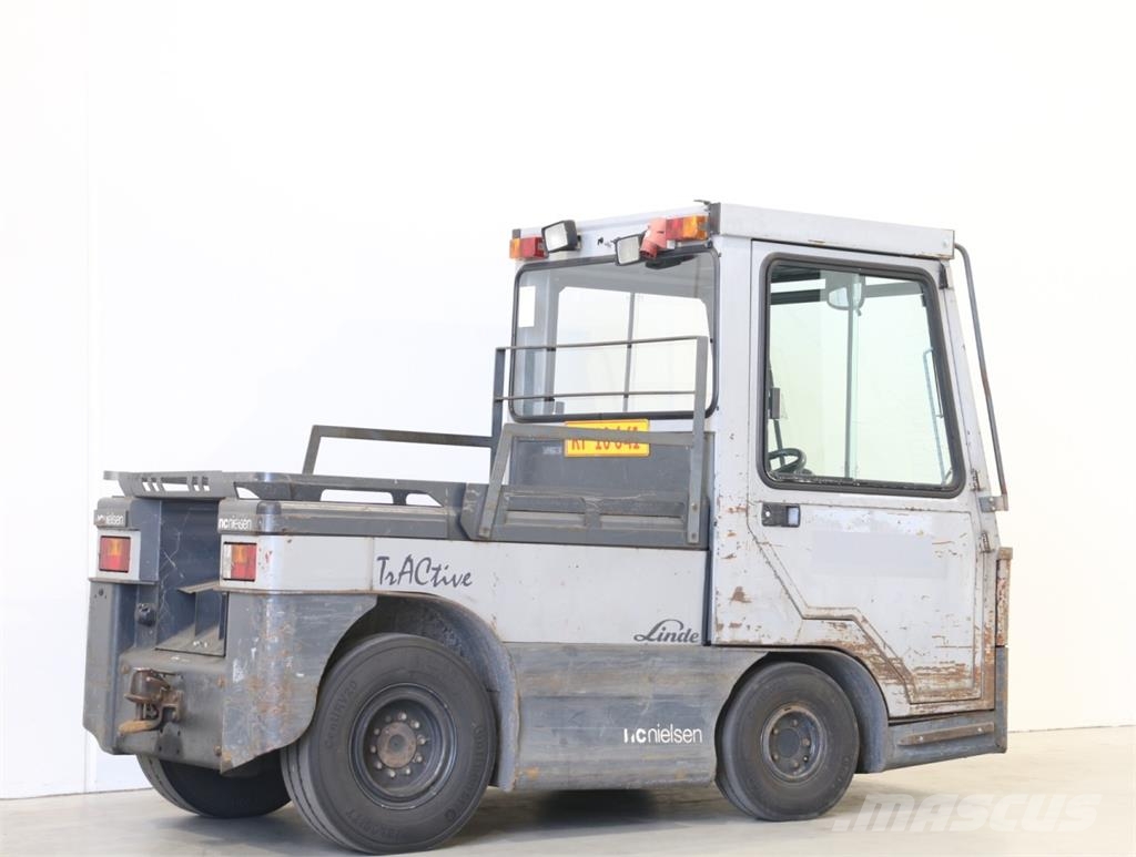 Linde P250/127-05 견인 트럭