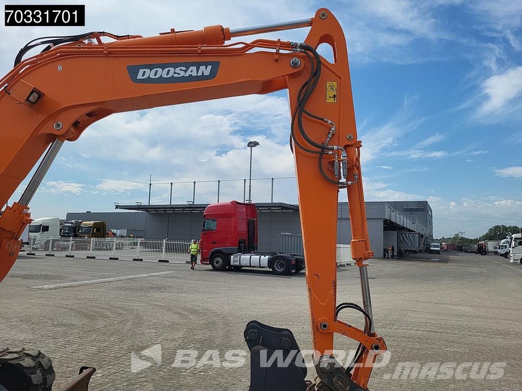 Doosan DX85 R-3 A/C - 2 Buckets Miniexcavadoras