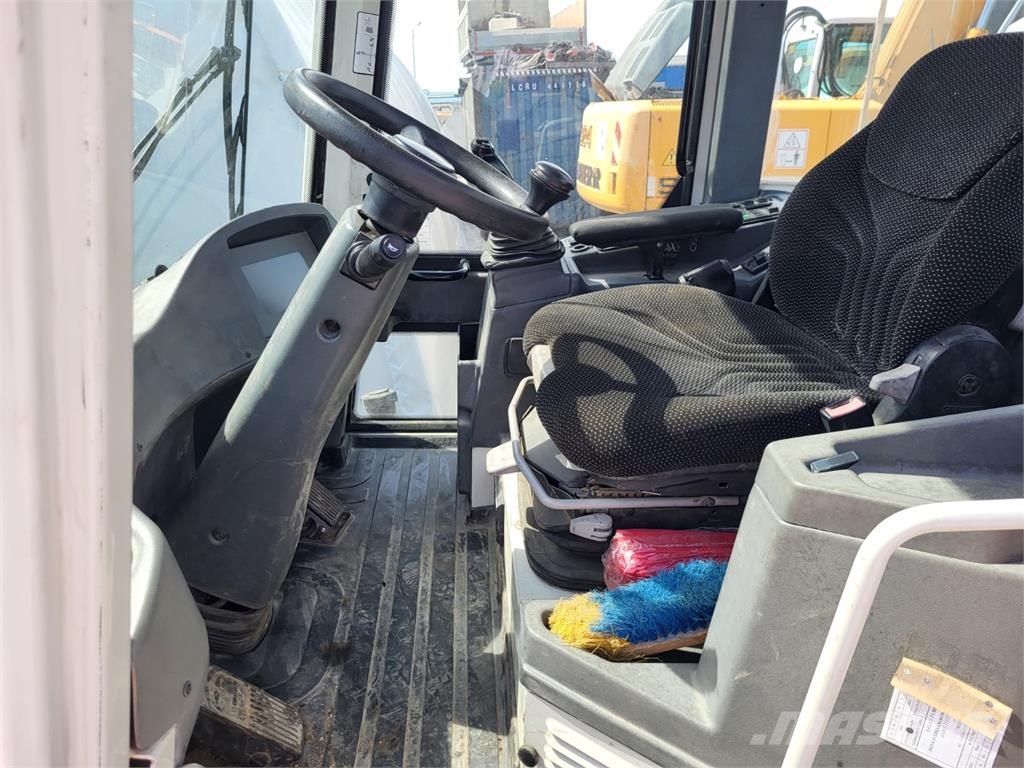 Liebherr L514 Muu