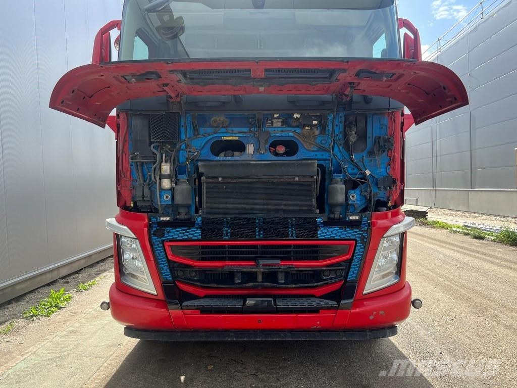 Volvo FH 540 6X4 EURO 6 WITH LIFTING AXLE Trekkers