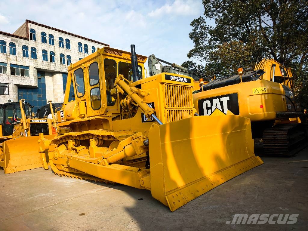 CAT D 8 K بلدوزرات مجنزرة