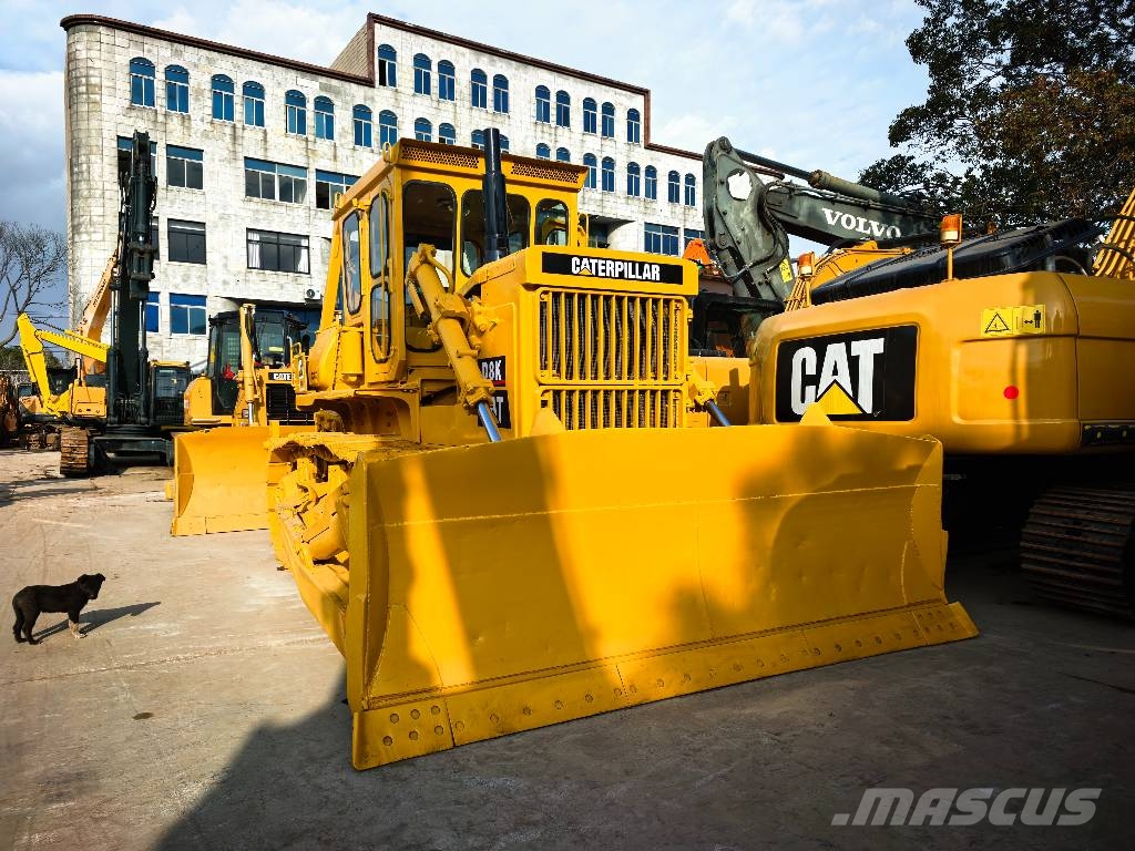 CAT D 8 K بلدوزرات مجنزرة