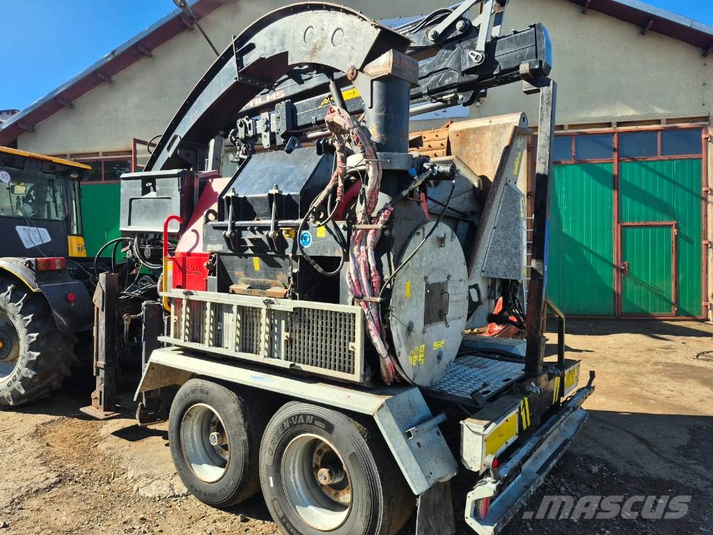 RĘBAK MUS MAX WOOD TERMINATOR 8 XL Broyeur de végétaux