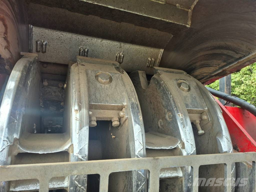 RĘBAK MUS MAX WOOD TERMINATOR 8 XL Broyeur de végétaux