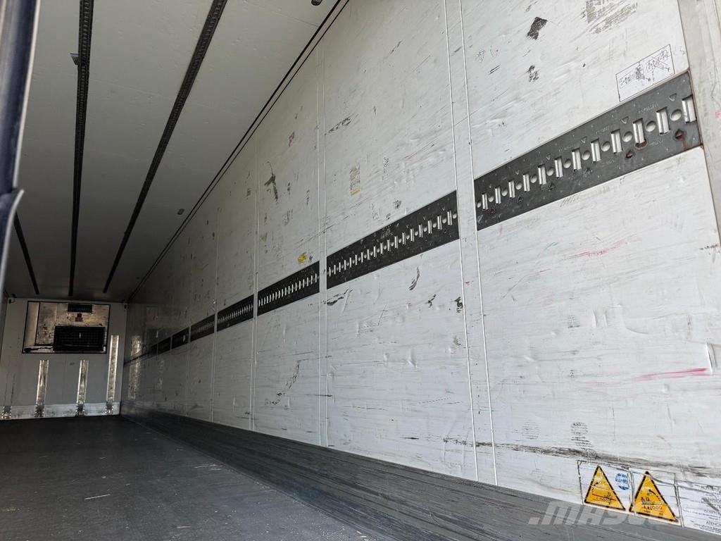 Schmitz Cargobull SCB S3B THERMO KING - 3 AXLE SCHMITZ TRAILER Semirremolques isotermos/frigoríficos