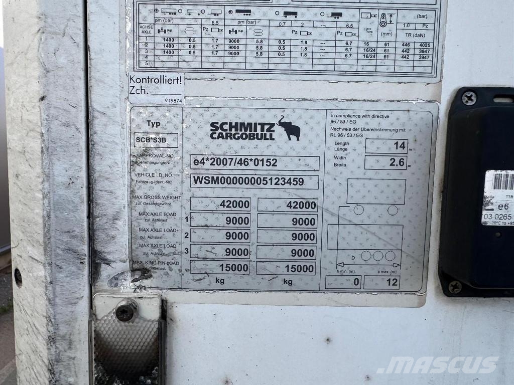 Schmitz Cargobull SCB S3B THERMO KING - 3 AXLE SCHMITZ TRAILER Напівпричепи-рефрижератори
