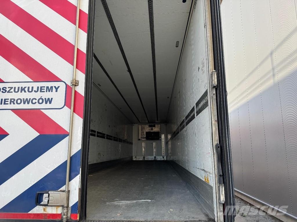 Schmitz Cargobull SCB S3B THERMO KING - 3 AXLE SCHMITZ TRAILER Напівпричепи-рефрижератори