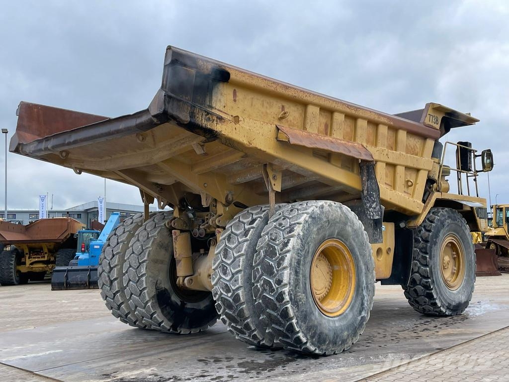 CAT 773B Camiones de volteo rigidos