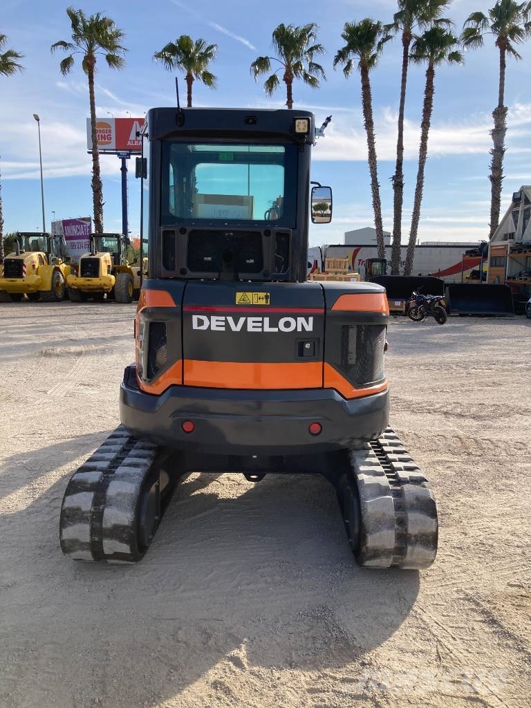 Develon DX 55 R-7 소형 굴삭기 7톤 미만