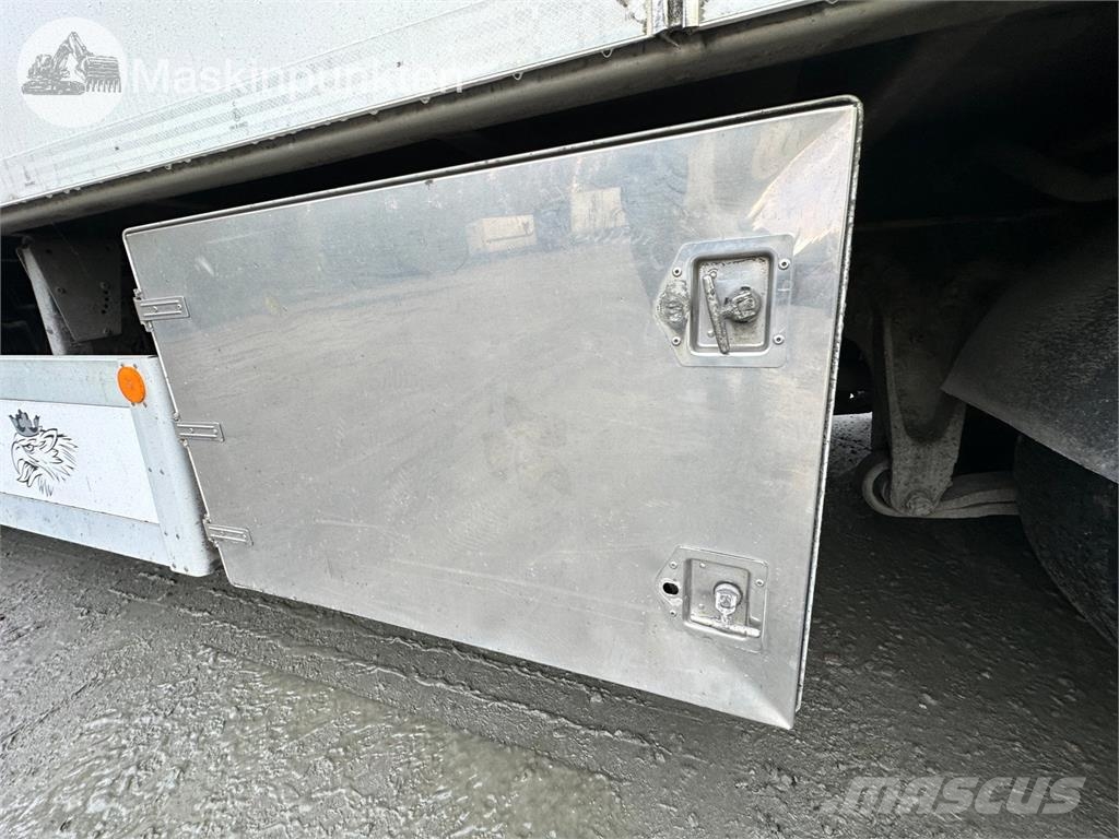 Scania R560LB6X2*4MNB Van Body Trucks