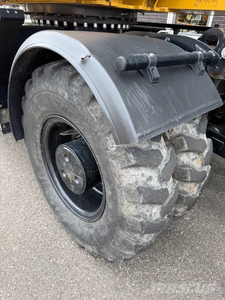CAT M 318 휠 굴삭기