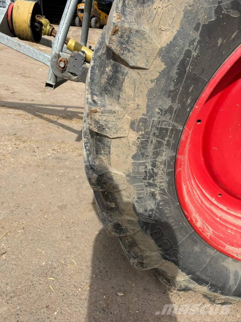 Fendt 720 Profi Plus Traktori
