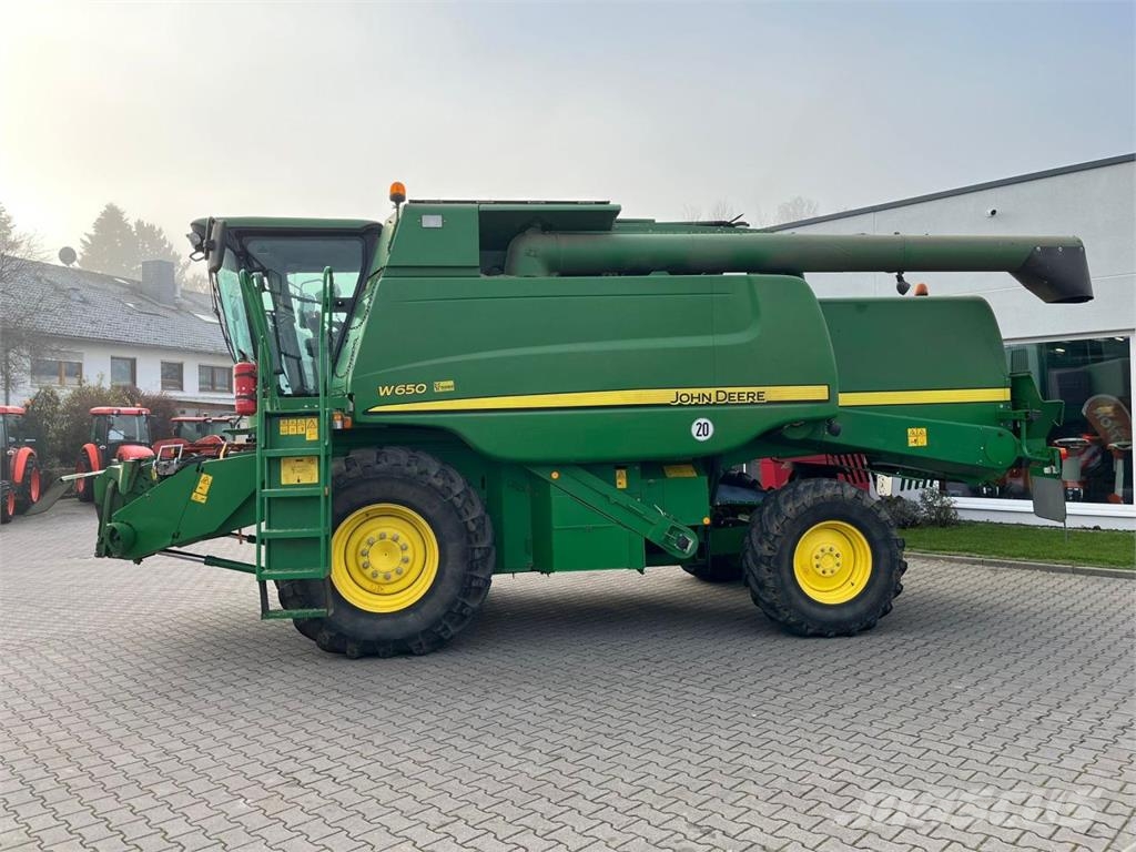 John Deere W650 Mietitrebbiatrici