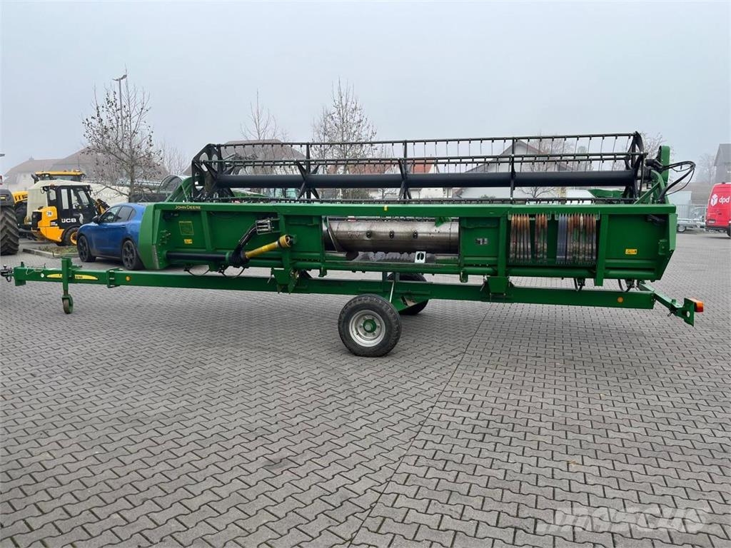 John Deere W650 Mietitrebbiatrici